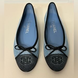 CHANEL Two-Tone Blue and Black denim ballet flats